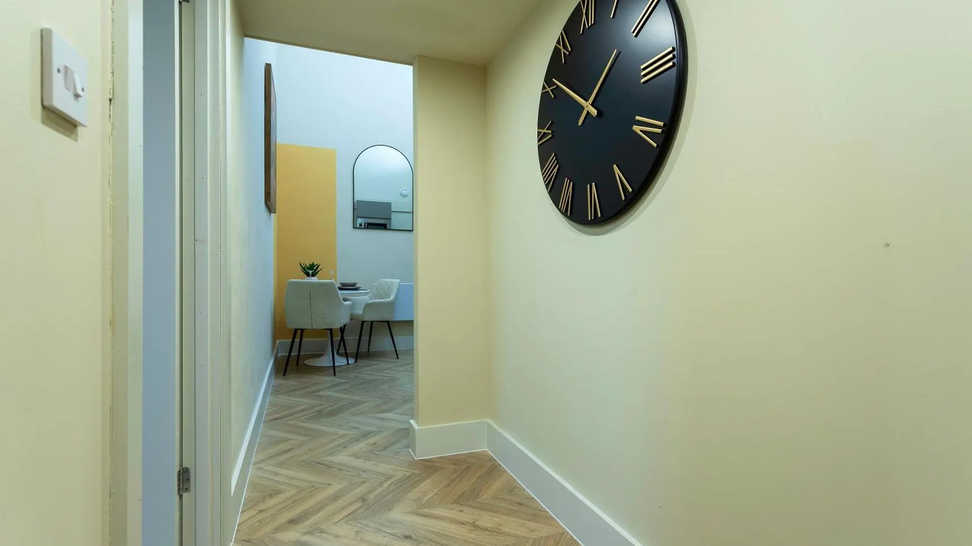 Central Prestige - Rose Platinum Properties Leeds  0*, Leeds (West Yorkshire)